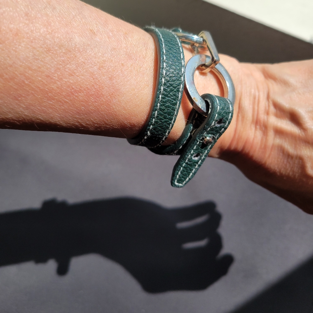 Beautiful Green Faux Leather/Silver Metal Wrap Bracelet